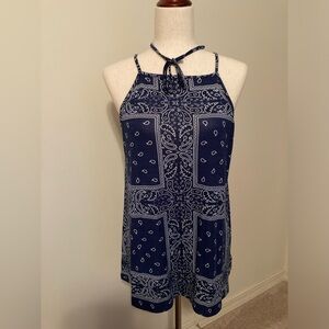 Mittoshop Women’s Pullover top with tie. Size M